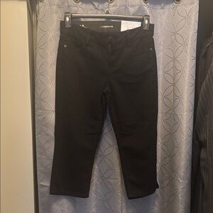 Liz Claiborne Sara Crop Mid-Rise Women's Black paints with Relax-fit waistband